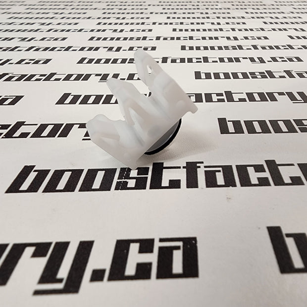 Genuine Nissan R32 Skyline NON ABS Firewall Brake Line Clip - 46271-15G00