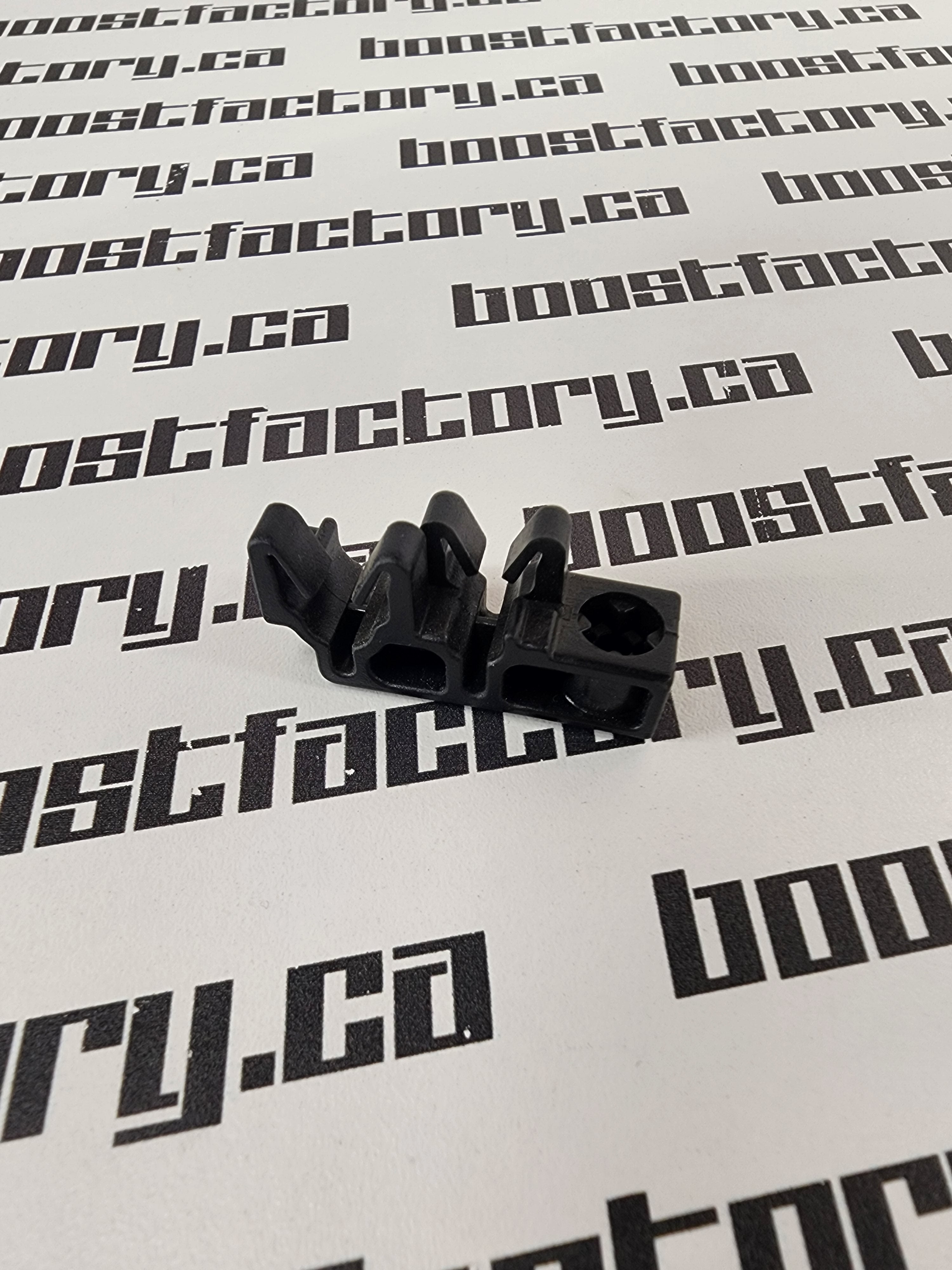 Genuine Nissan Clutch & Evap Line Clip - 46289-71L00