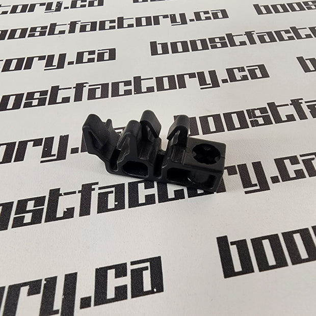 Genuine Nissan Clutch & Evap Line Clip - 46289-71L00