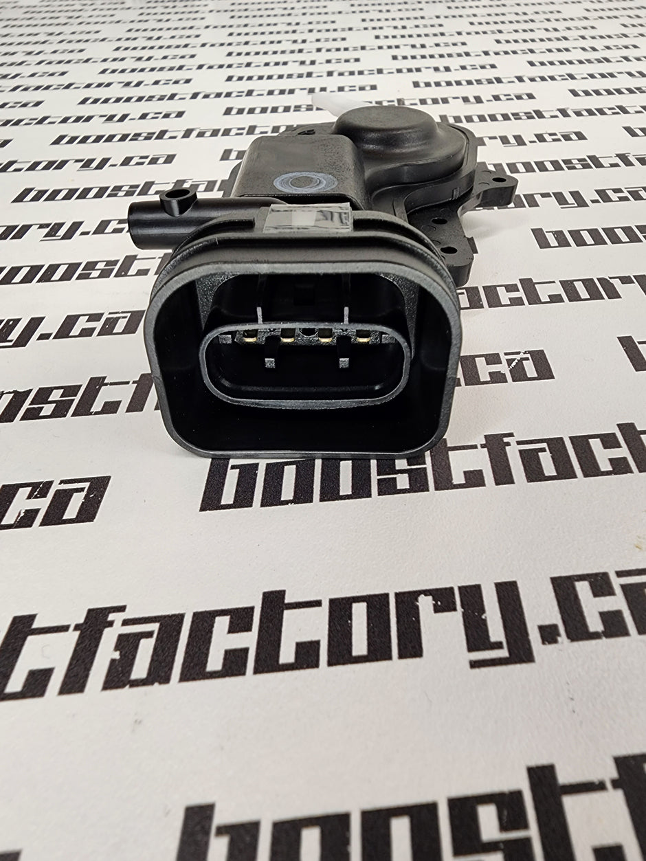 Genuine Nissan R34 Sedan 4S Auto Front Door Lock Actuator - 80553-AA000 / 80552-AA300